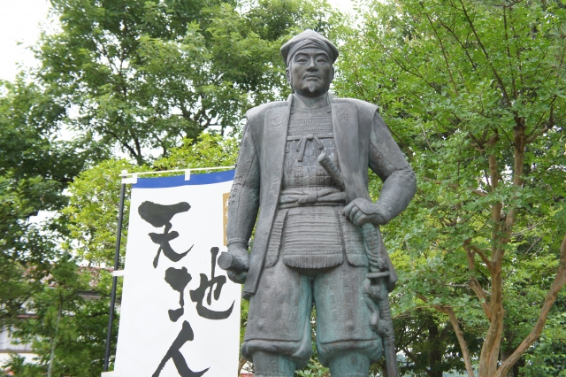 上杉景勝を生涯支え続け、前田慶次とも仲が良かった、直江兼続の銅像