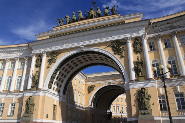 日露戦争に突入した際のロシアの宮殿広場をイメージした写真